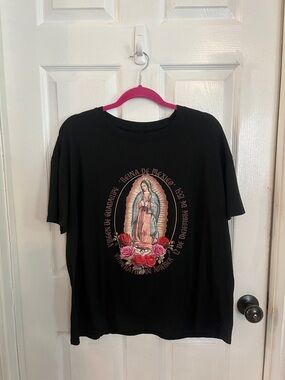 SHEIN Black Short Sleeve Graphic Tee with Pink & Red Floral Design